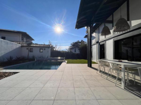Villa Contemporaine, Piscine Chauffée, Proche Océan à Saint-Jean-de-Luz - FR-1-239-682